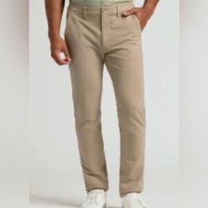 NWOT True Classic Men’s Slim Fit Chino Cream Color Pants
